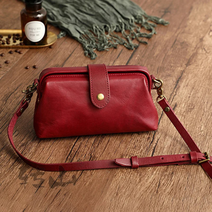 Chloe’s Vintage Essence | Elegant Women’s Bag