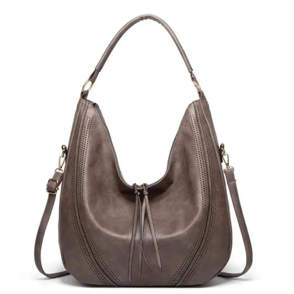 Amelia’s Classic Versatility | Vintage Bag