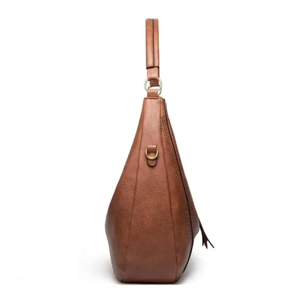 Amelia’s Classic Versatility | Vintage Bag