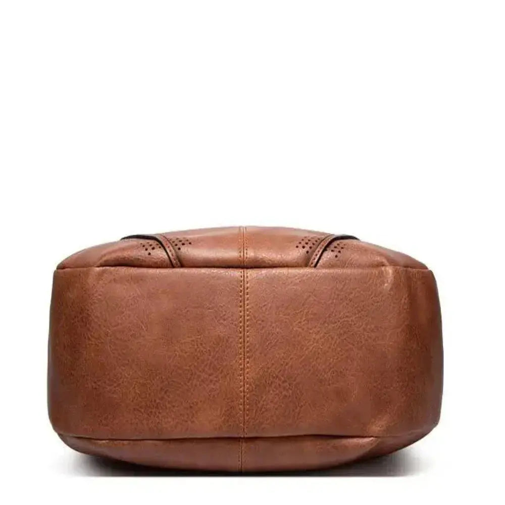 Amelia’s Classic Versatility | Vintage Bag