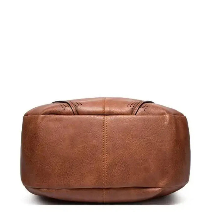Amelia’s Classic Versatility | Vintage Bag