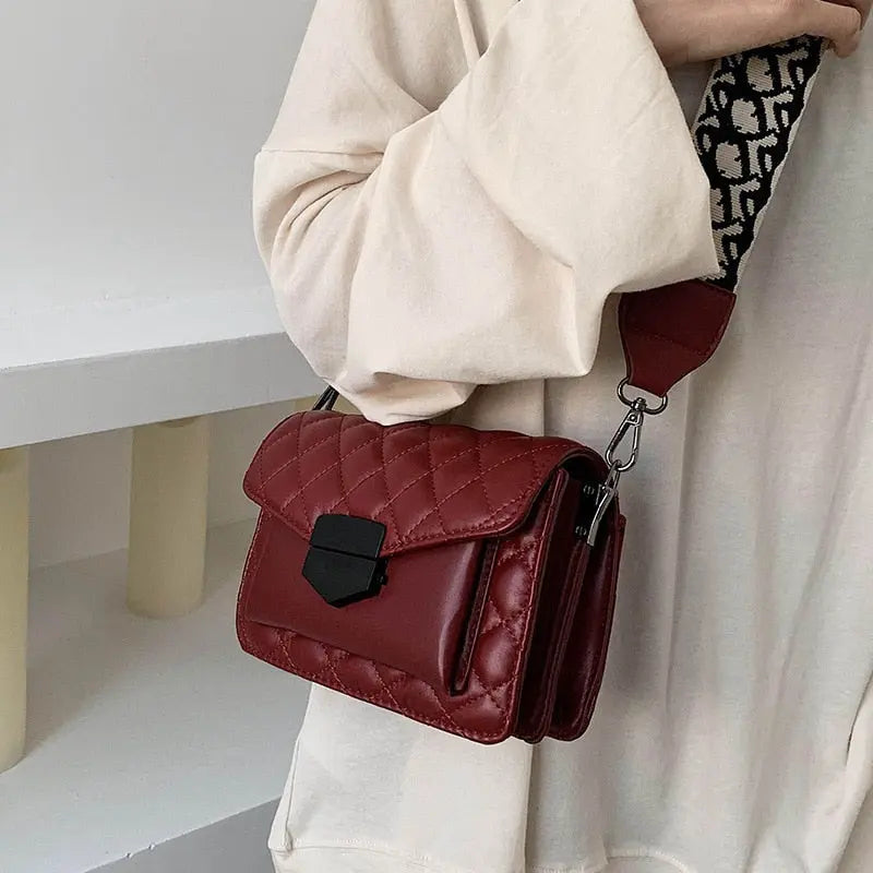 Juliette’s Classic Charm | Elegant Handbag