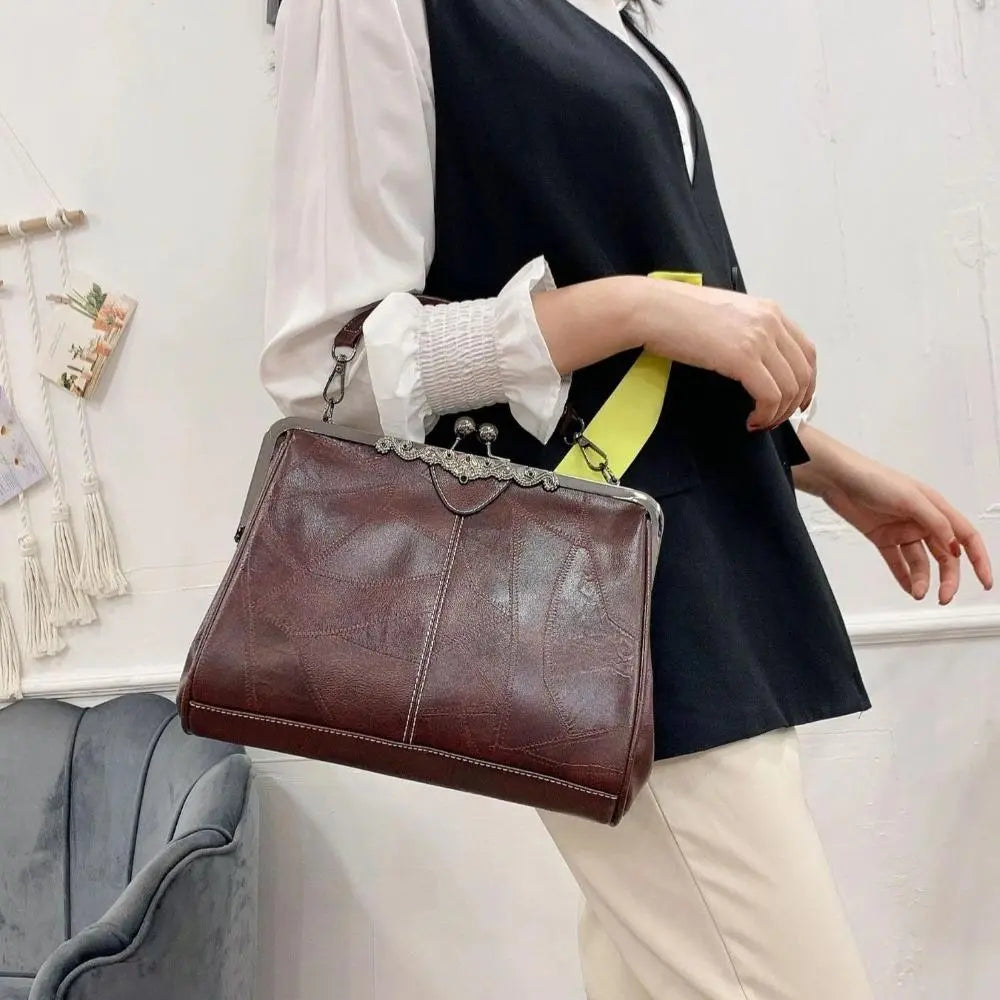 Eloise’s Kiss | Lock Handbag