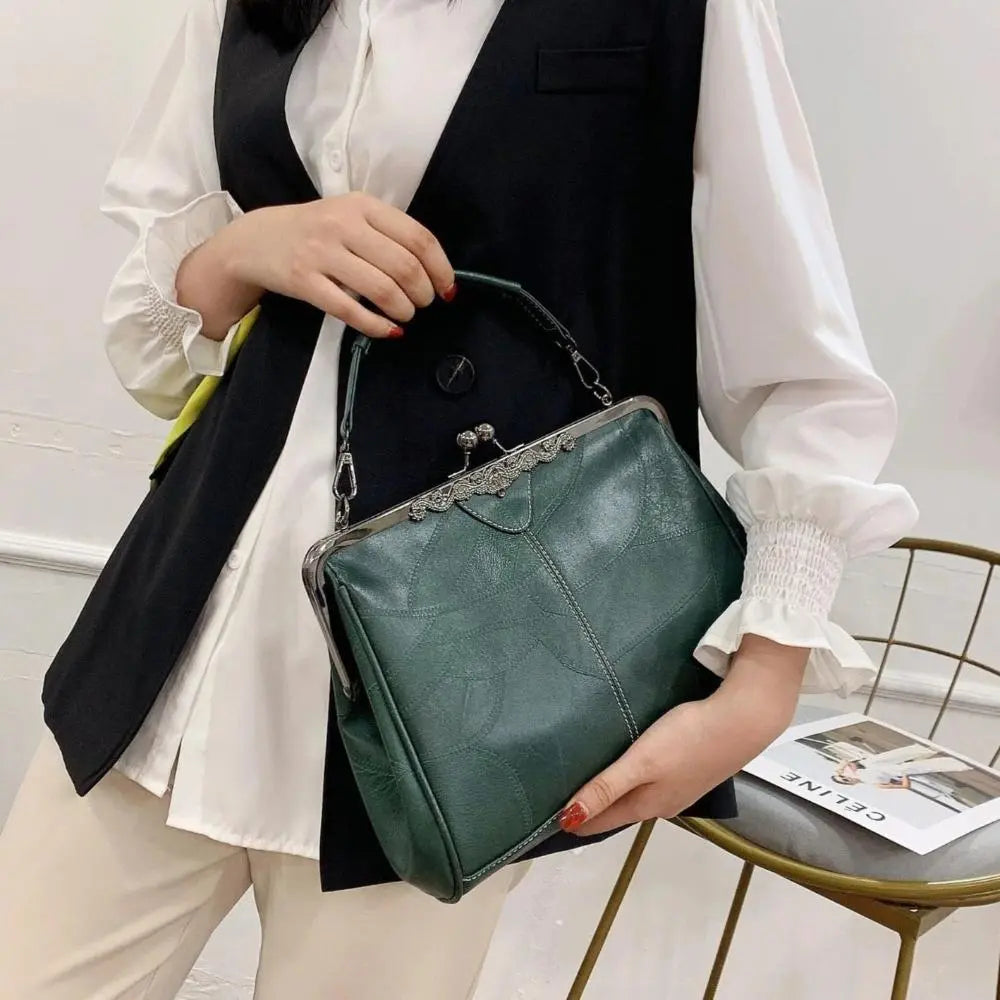 Eloise’s Kiss | Lock Handbag